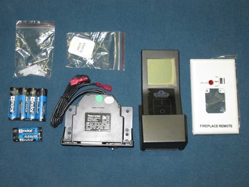 Napoleon Hand Held Remote Control W / Concealing Log Pieces (GLRKT)