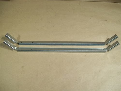 Osburn 1800 Top or Bottom Center Glass Retainer (PL37152)